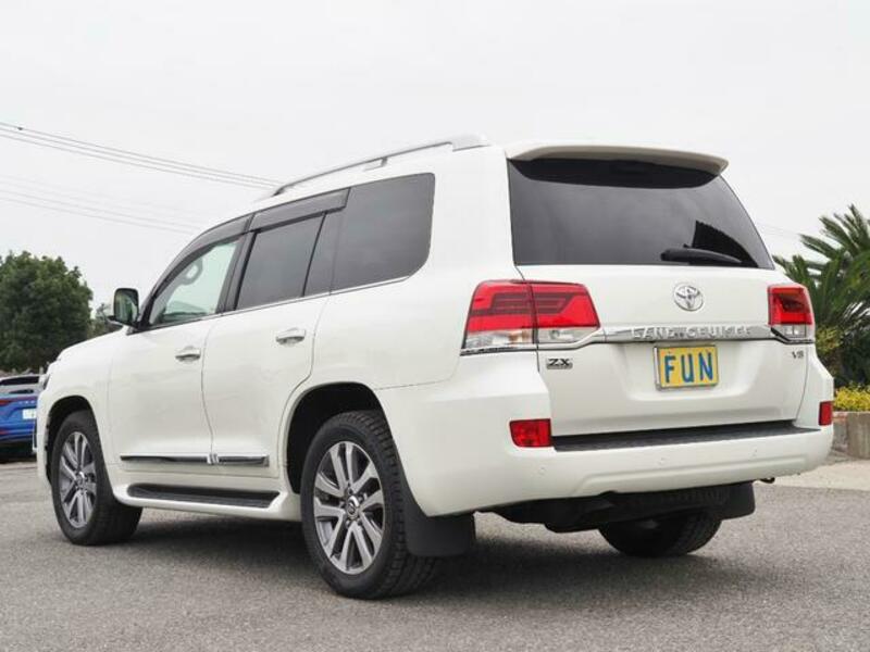LAND CRUISER
