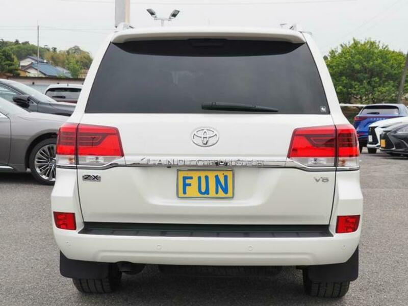 LAND CRUISER