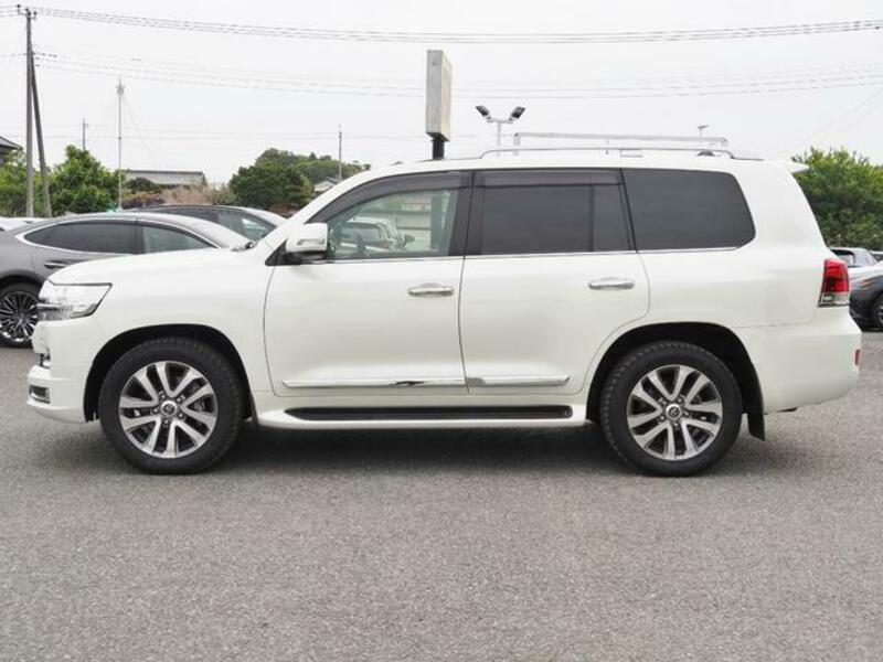 LAND CRUISER