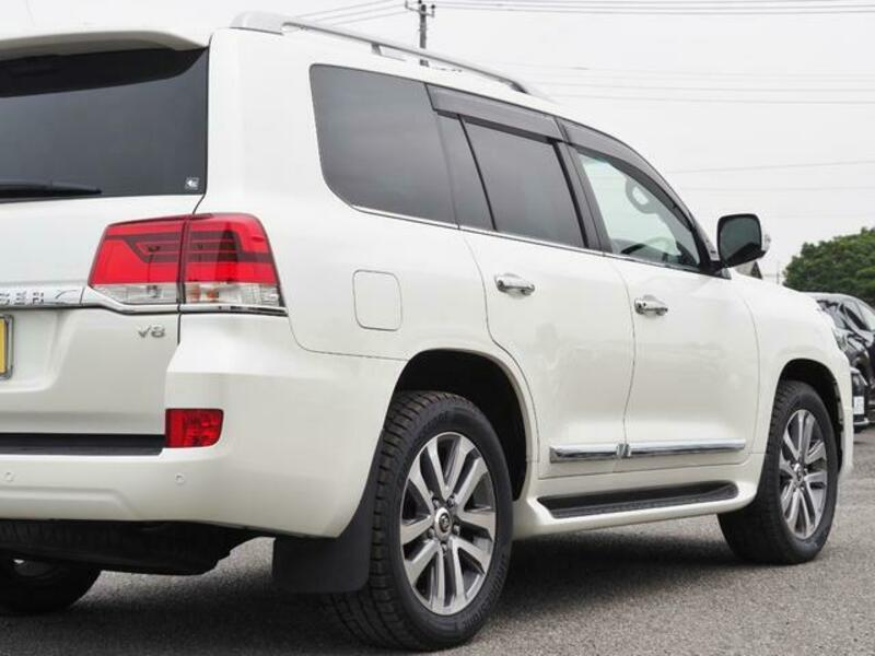 LAND CRUISER