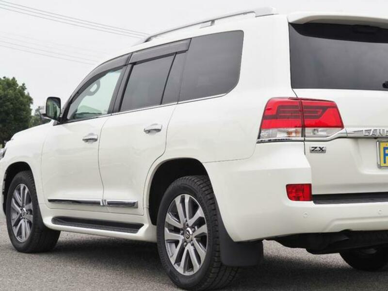 LAND CRUISER