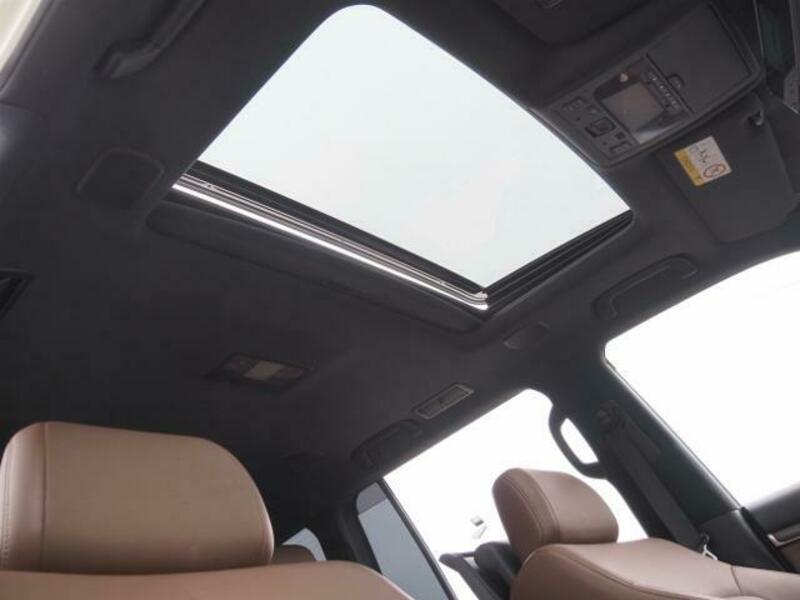 LAND CRUISER