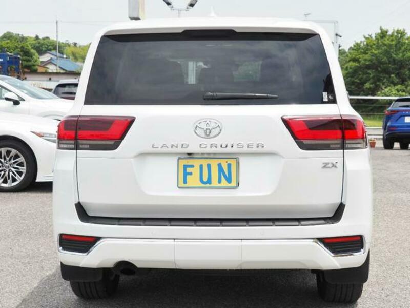 LAND CRUISER