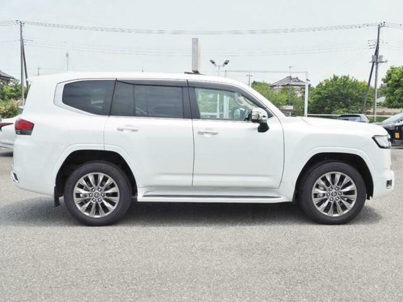 LAND CRUISER