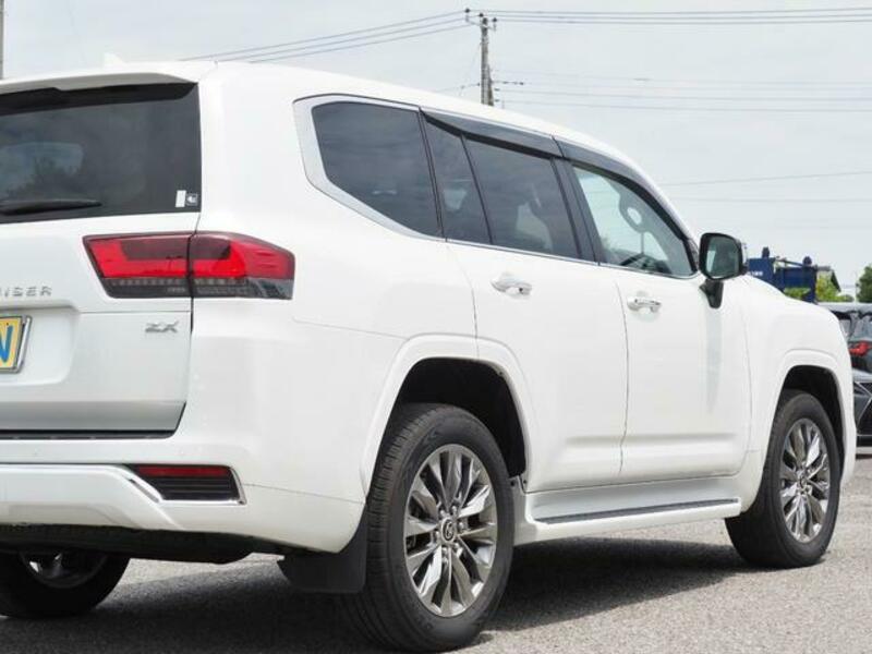 LAND CRUISER