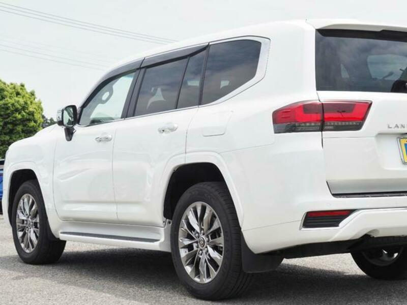 LAND CRUISER