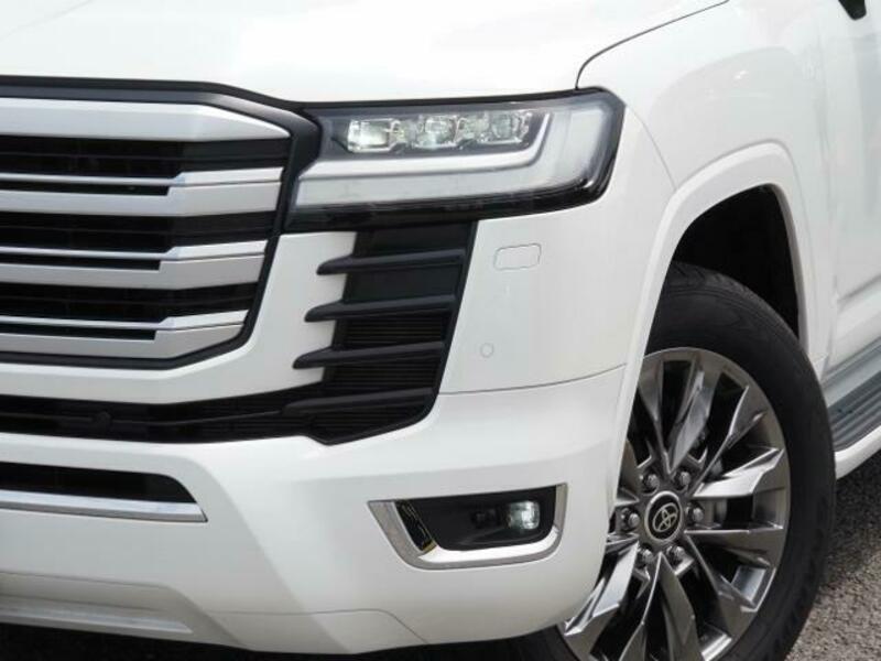 LAND CRUISER