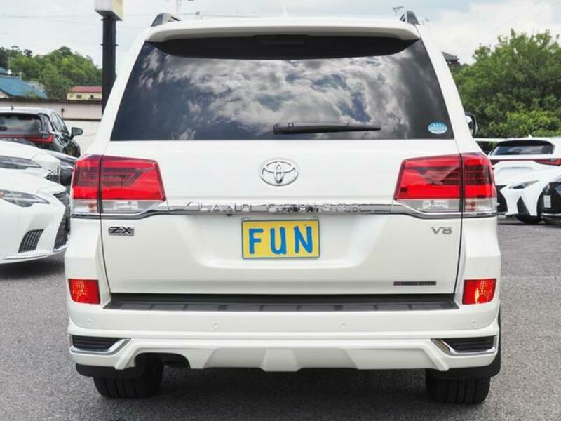 LAND CRUISER