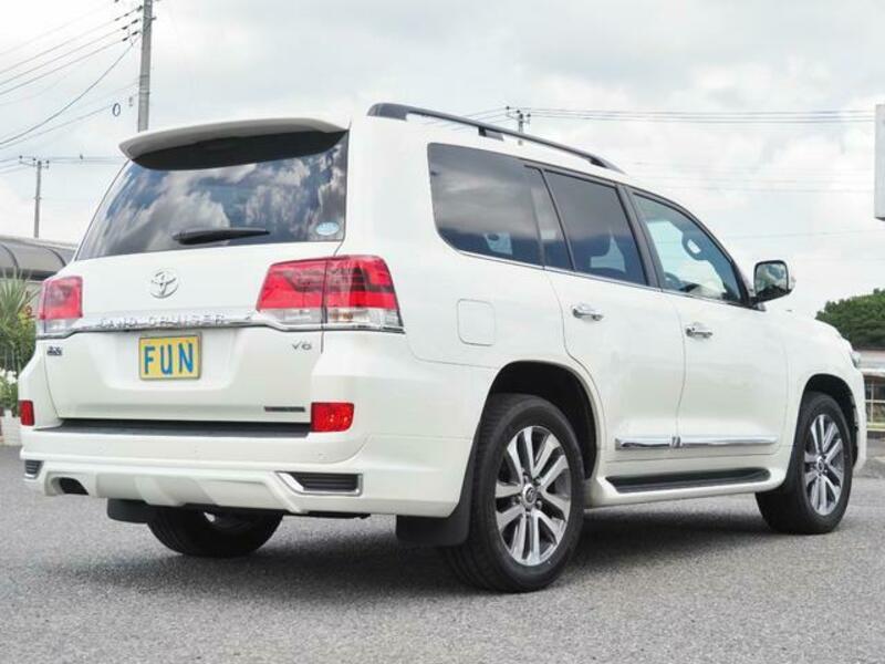 LAND CRUISER