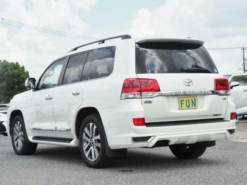 LAND CRUISER