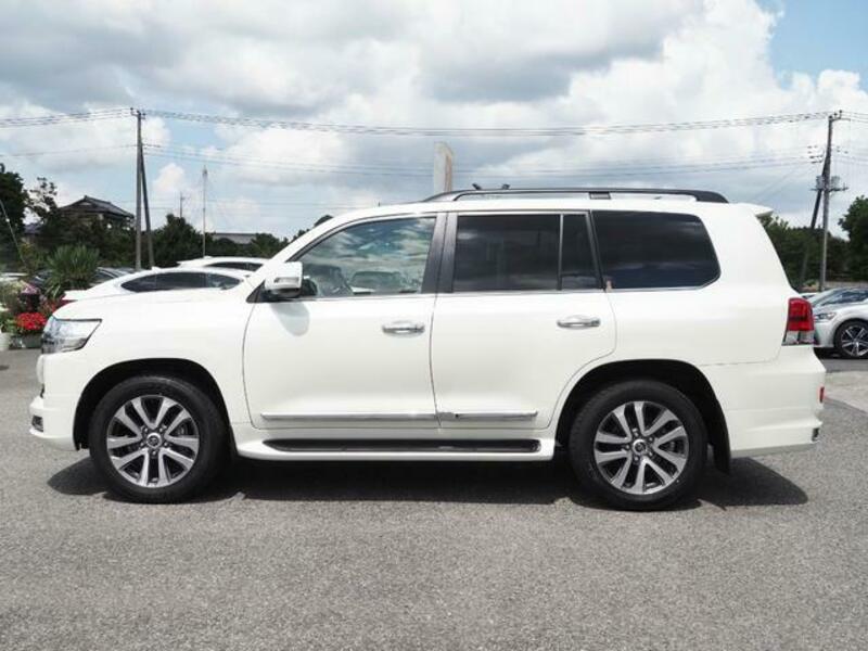LAND CRUISER