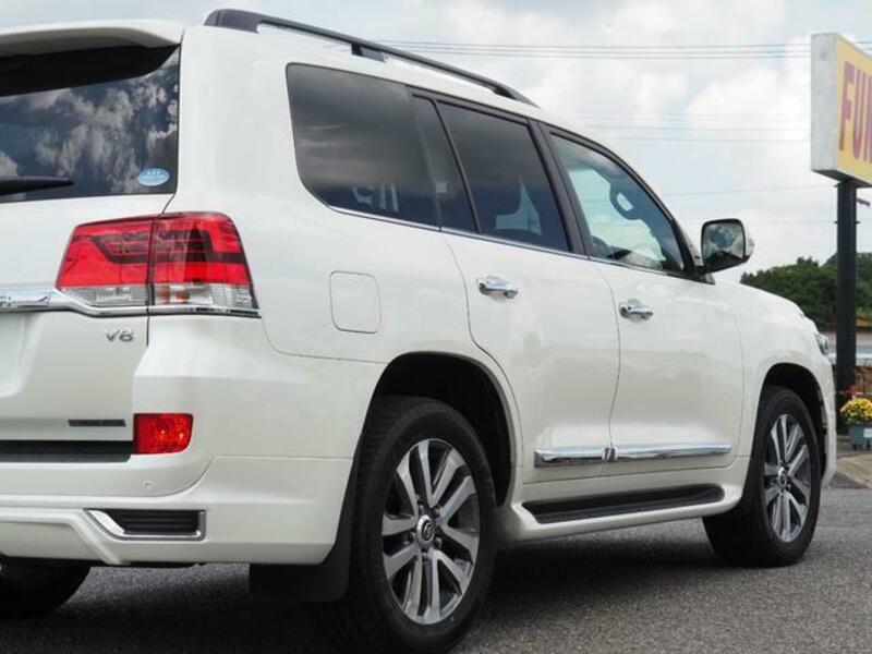 LAND CRUISER