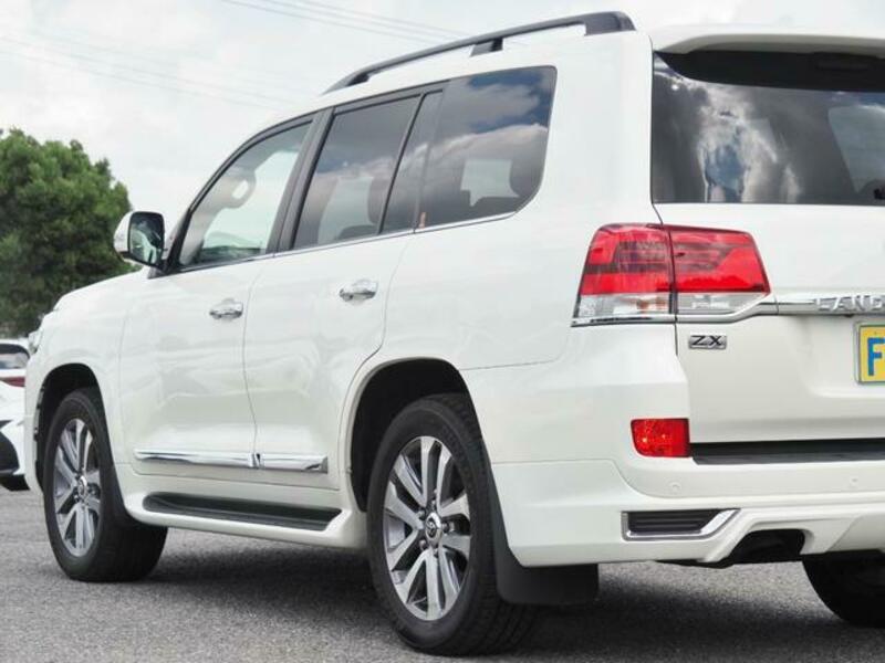 LAND CRUISER