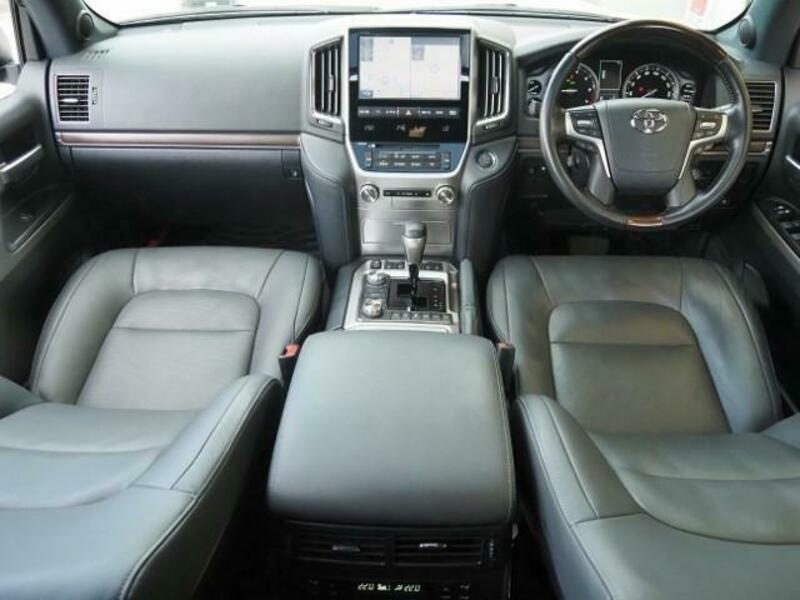 LAND CRUISER