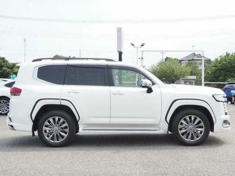 LAND CRUISER