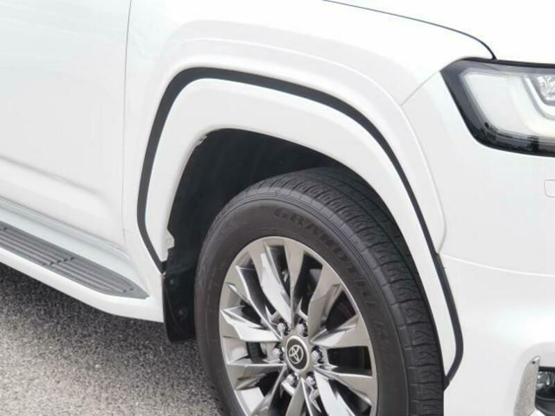 LAND CRUISER