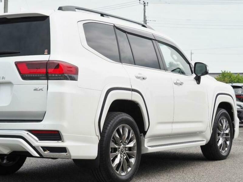 LAND CRUISER