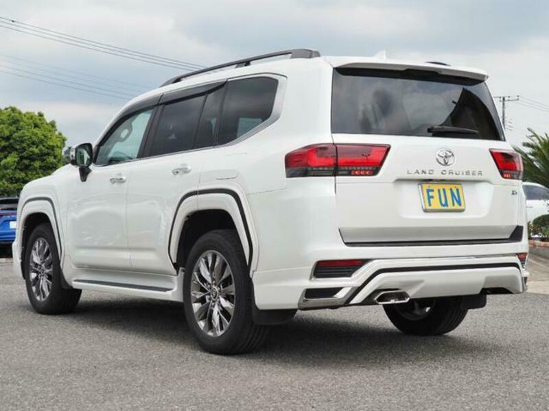LAND CRUISER