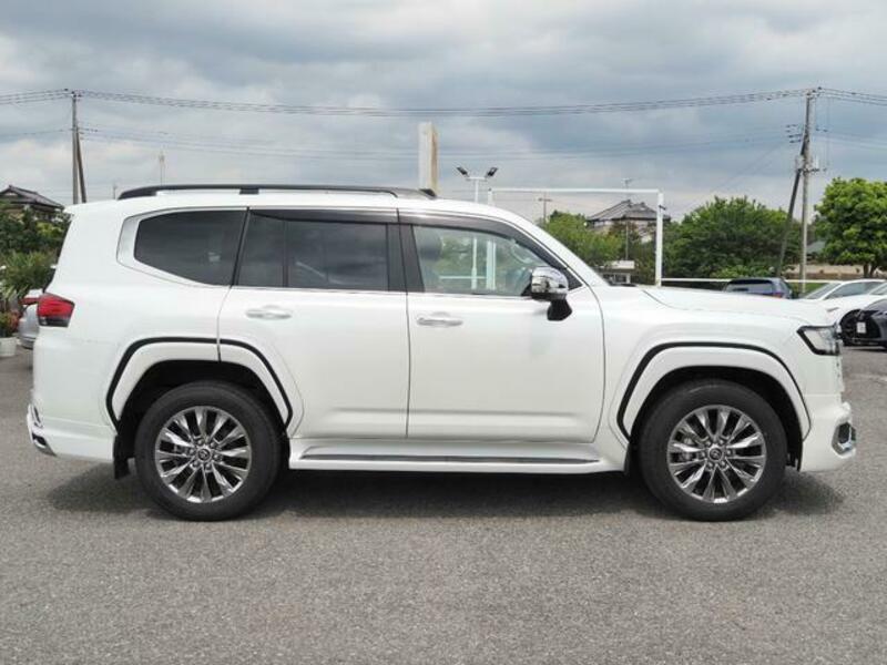 LAND CRUISER