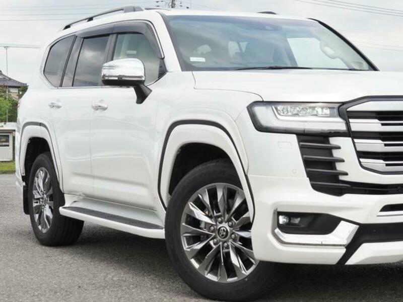 LAND CRUISER