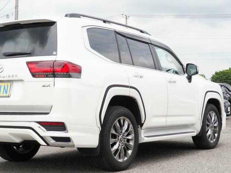 LAND CRUISER
