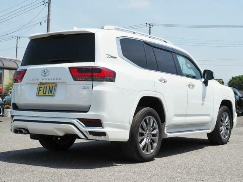 LAND CRUISER