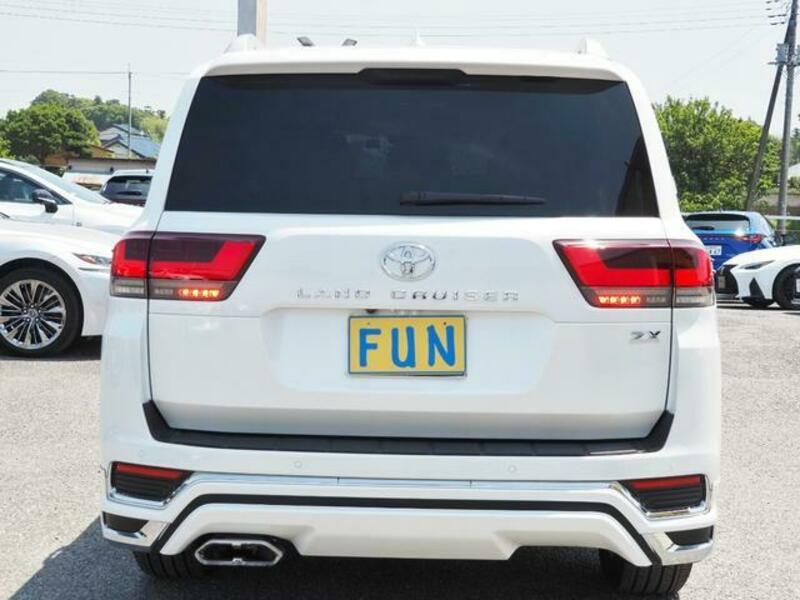 LAND CRUISER