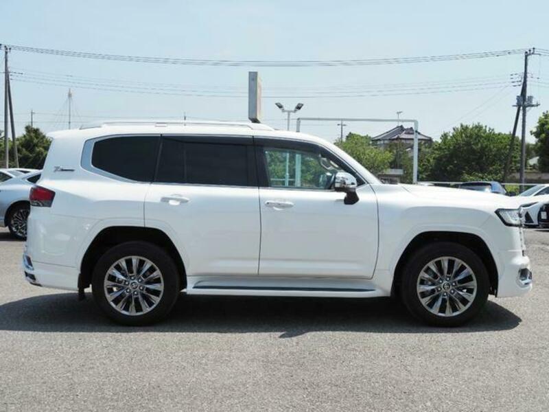 LAND CRUISER