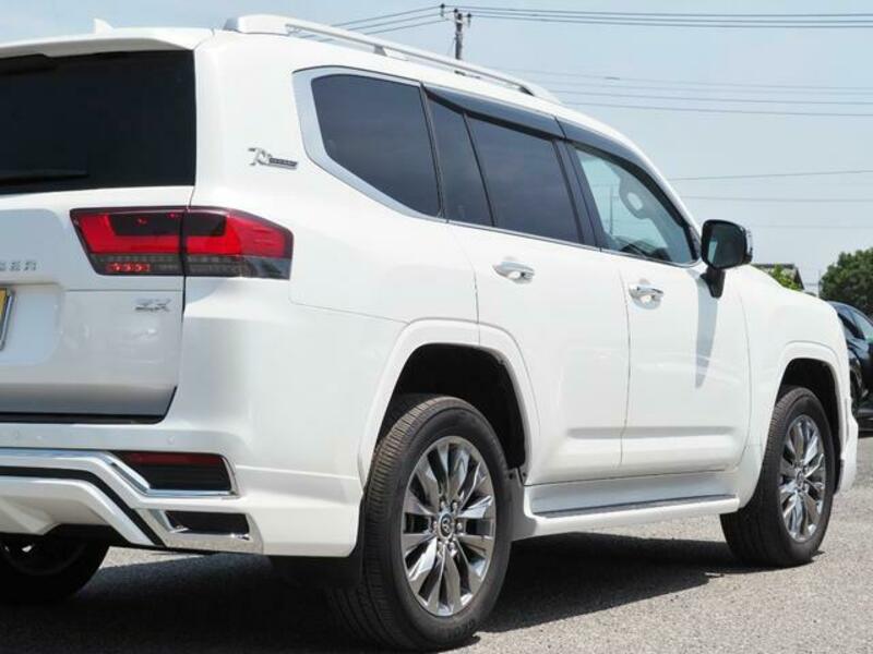 LAND CRUISER