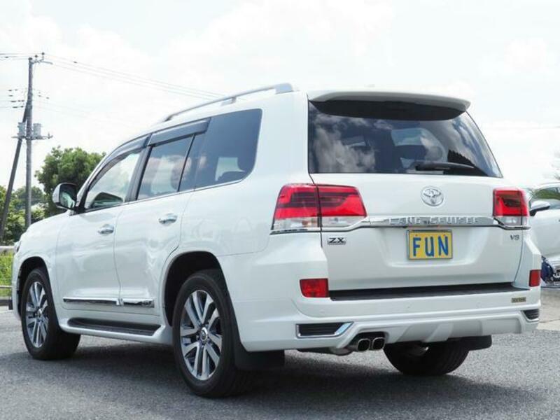 LAND CRUISER