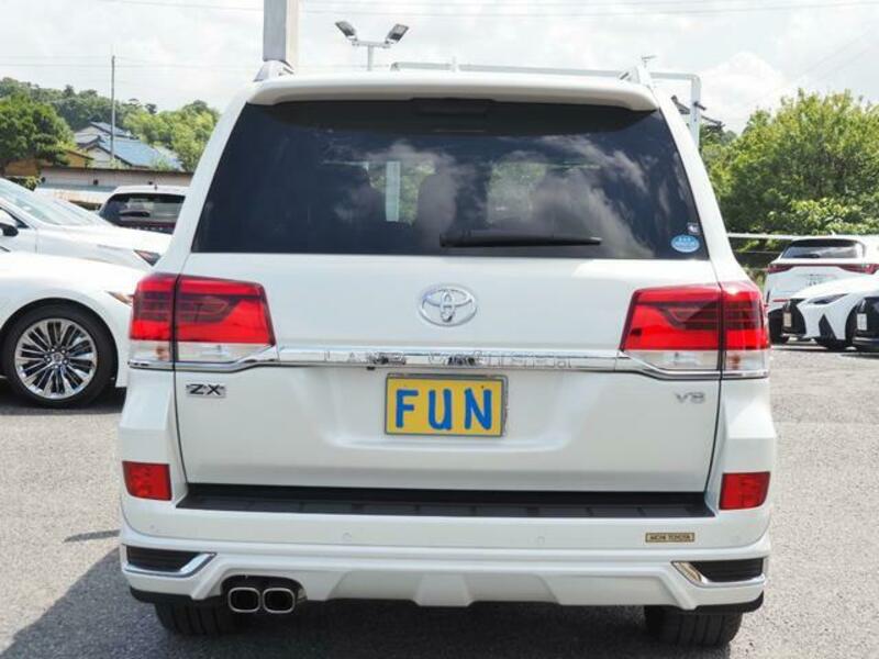 LAND CRUISER