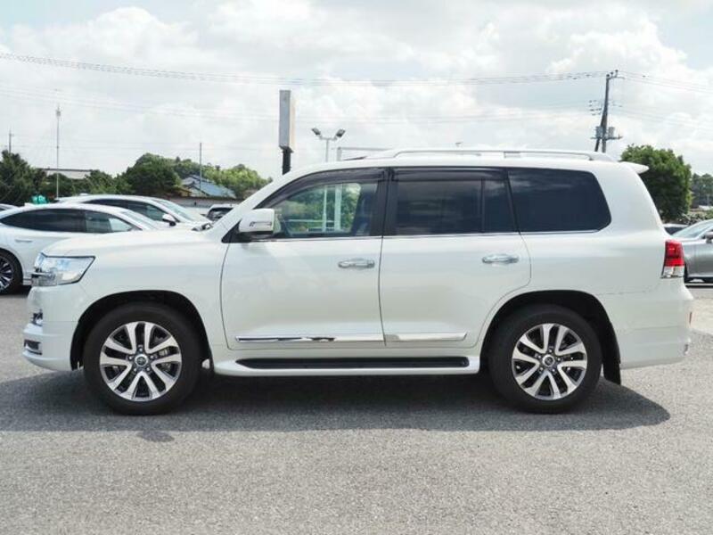 LAND CRUISER