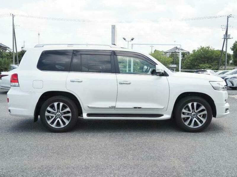 LAND CRUISER
