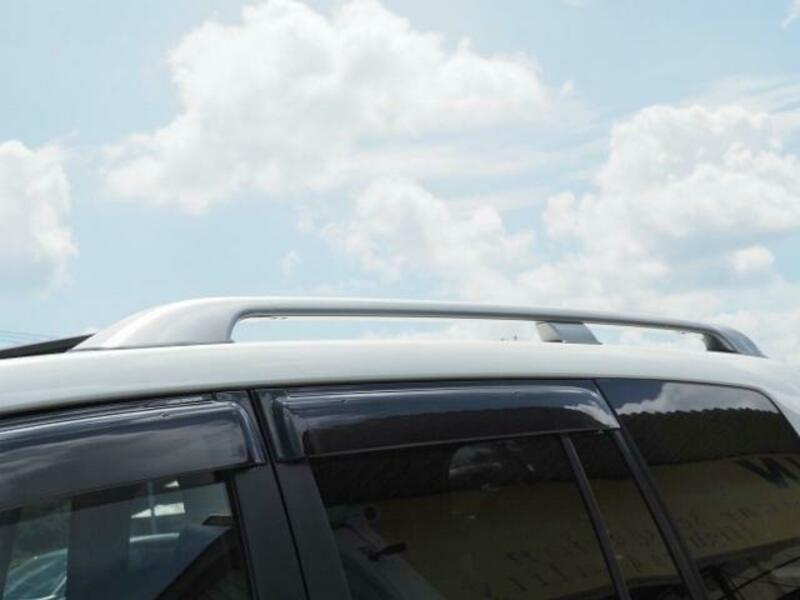 LAND CRUISER