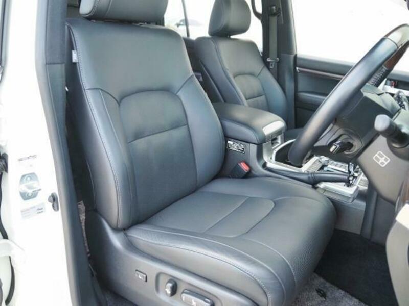 LAND CRUISER
