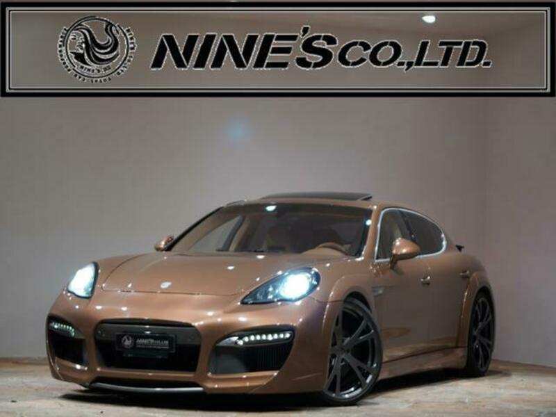 PORSCHE PANAMERA