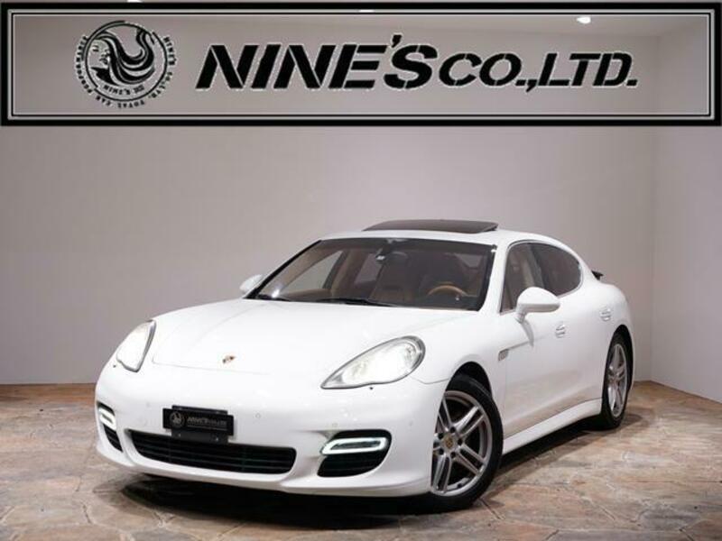 PORSCHE PANAMERA