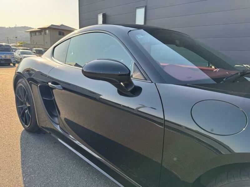 718 CAYMAN