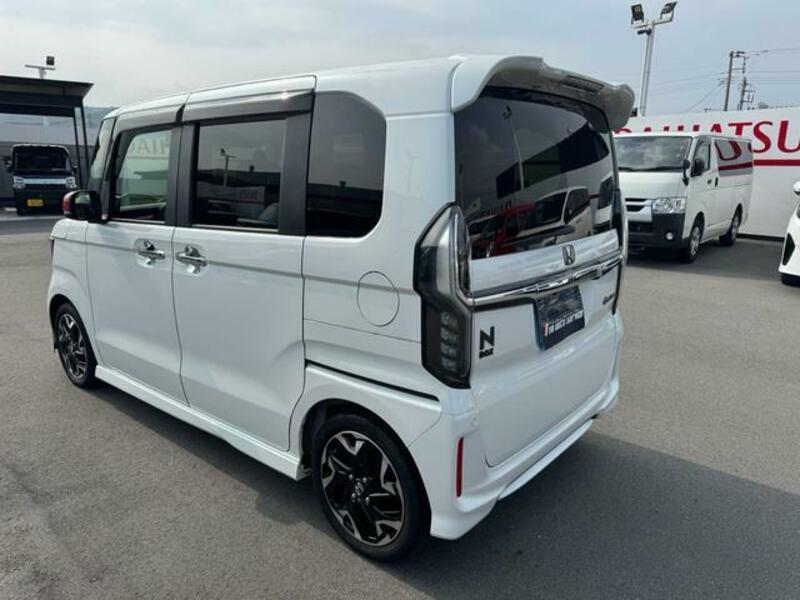 N BOX CUSTOM