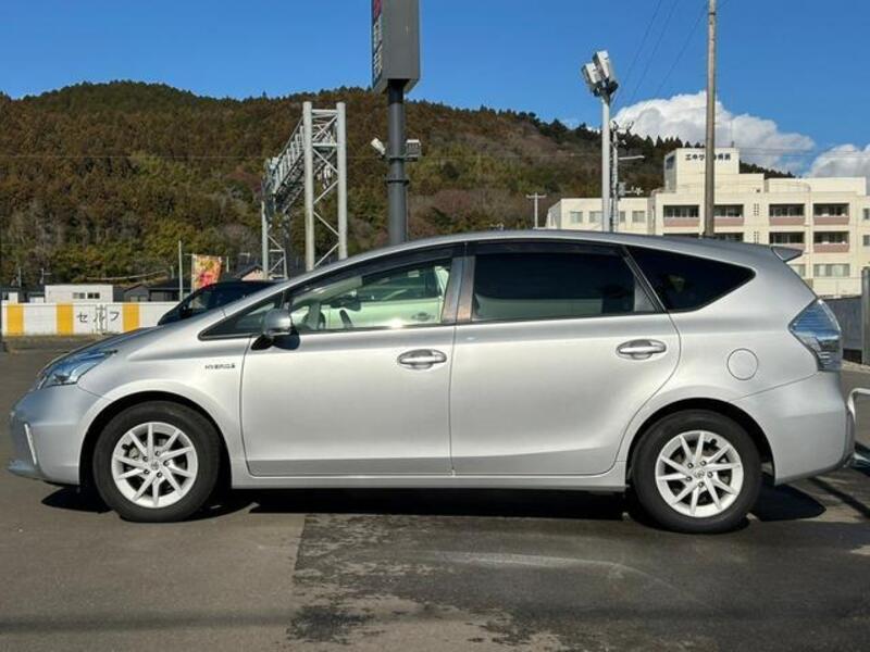 PRIUS ALPHA