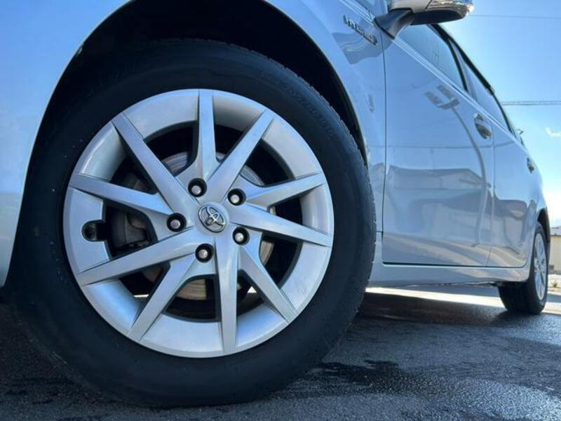 PRIUS ALPHA
