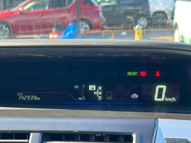 PRIUS ALPHA