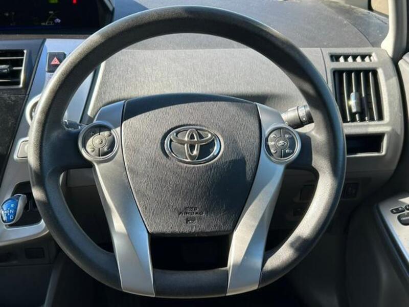 PRIUS ALPHA