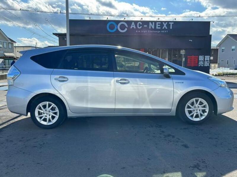 PRIUS ALPHA