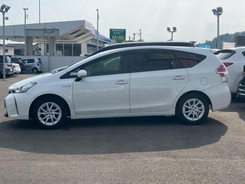 PRIUS ALPHA
