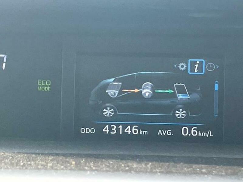 PRIUS ALPHA