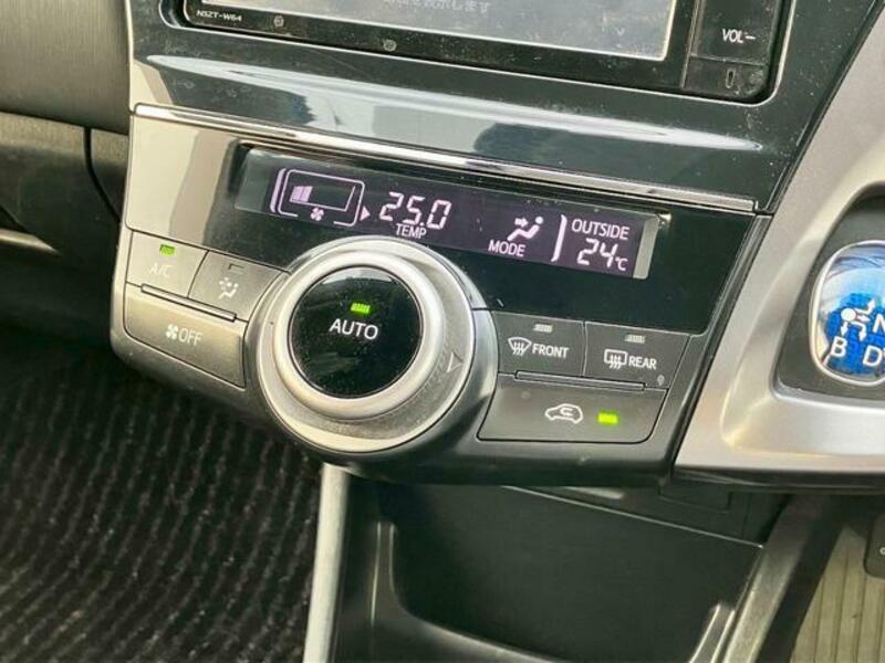PRIUS ALPHA