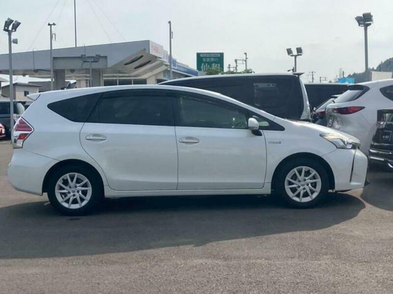PRIUS ALPHA