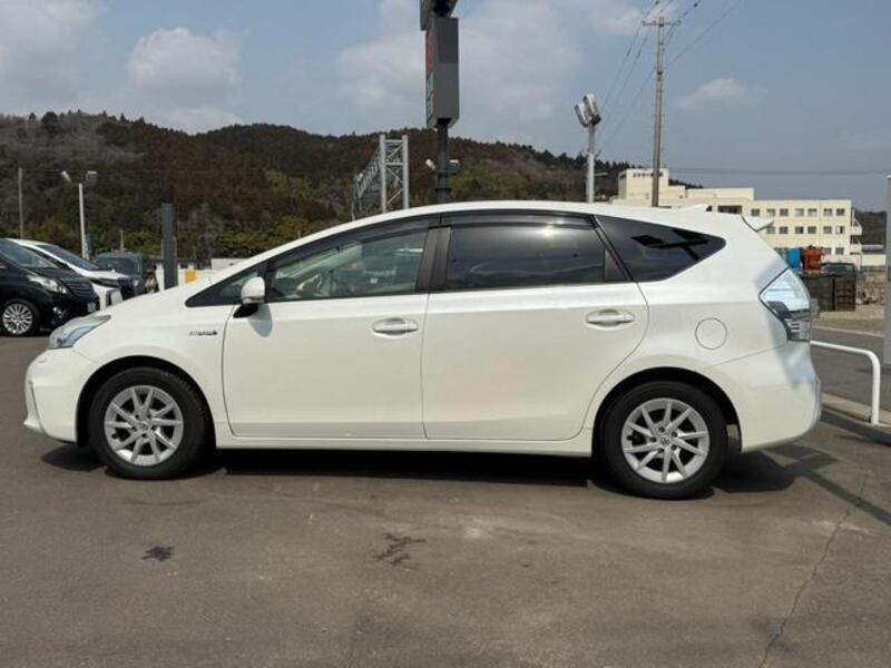 PRIUS ALPHA