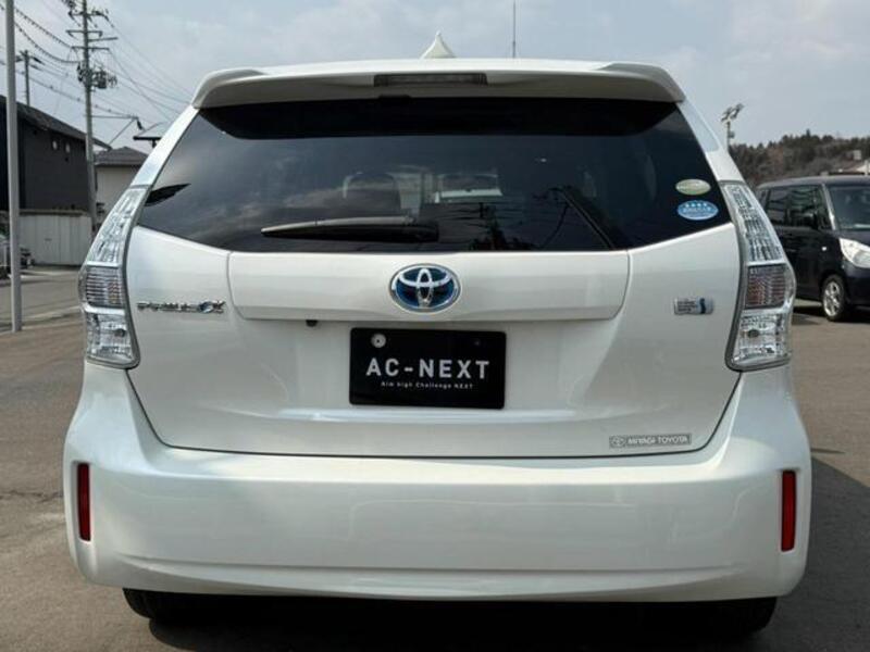 PRIUS ALPHA